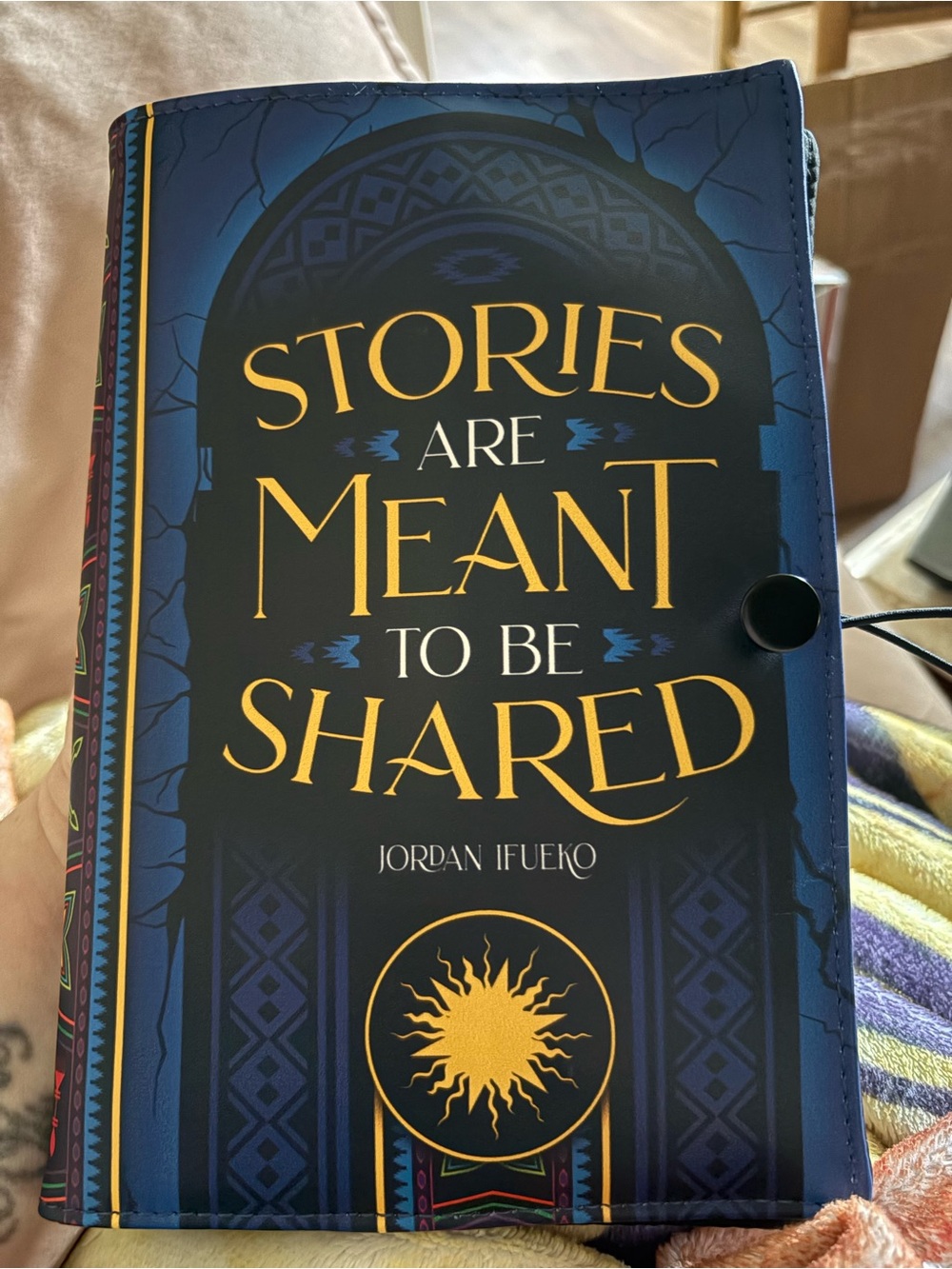 Illumicrate fabric book jacket for b format hardback
